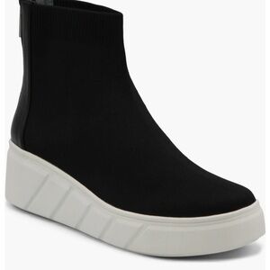 NEW Charles David wedge sneaker Rio, Size 8